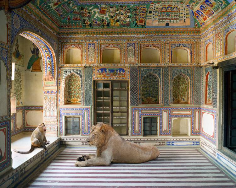 Karen Knorr_The Parampara, Ramlalji Jainarayan Tibrewala Haveli, BissauFrom the series India Song, 2008-2015